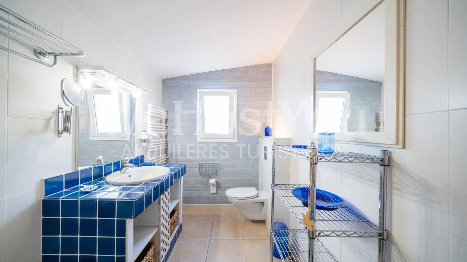 Wehostyou - Belle Maison Roses, Mas Bosca 12 Spain