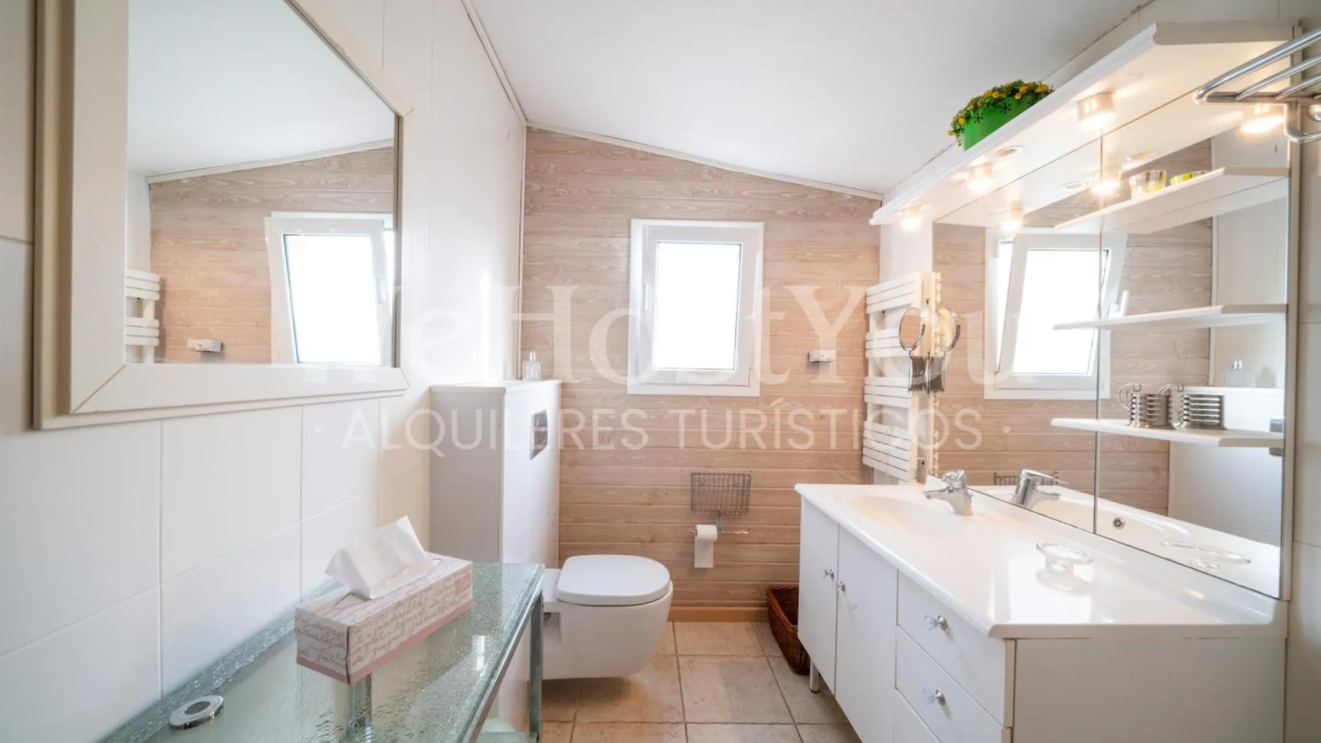 Holiday home Wehostyou - Belle Maison Roses, Mas Bosca 12 Spain