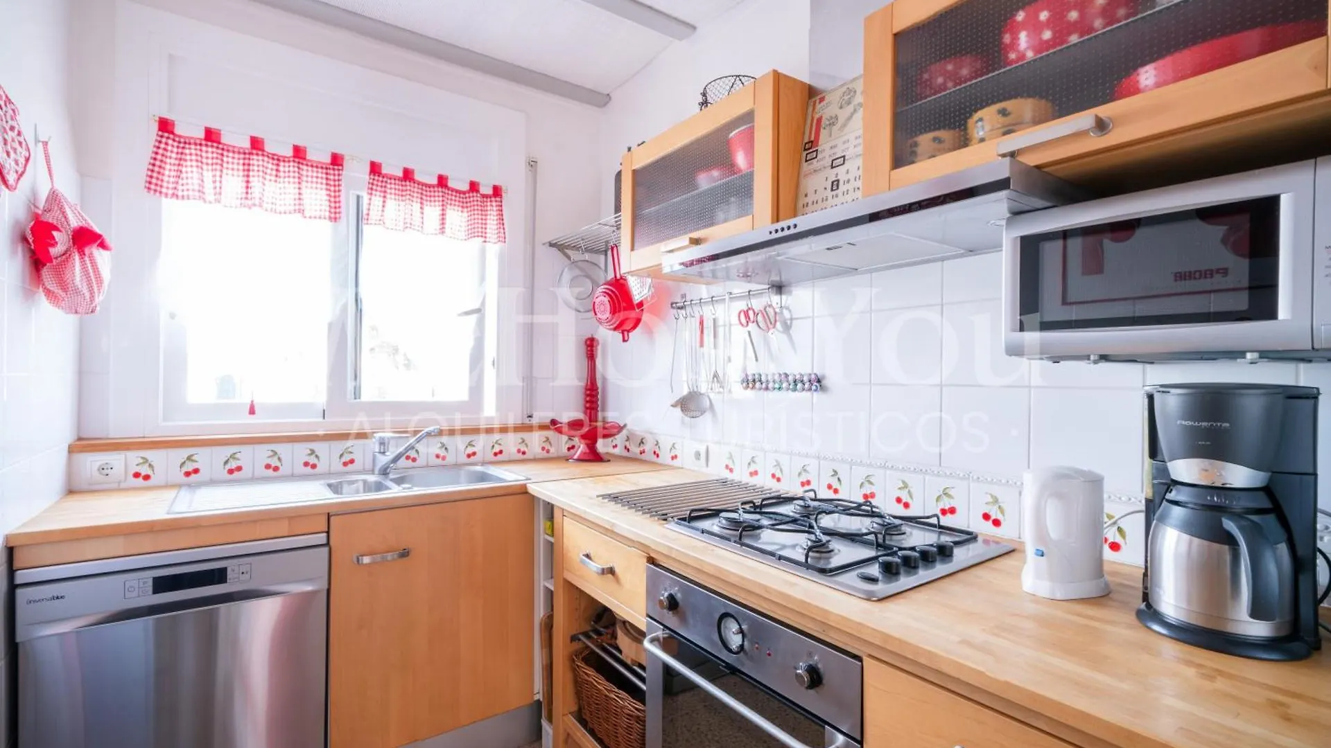 Wehostyou - Belle Maison Roses, Mas Bosca 12 0*, Roses Spain
