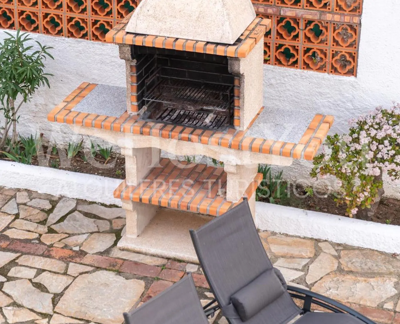 Holiday home Wehostyou - Belle Maison Roses, Mas Bosca 12 Spain