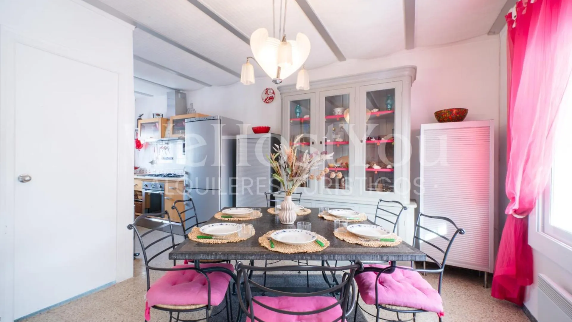 Wehostyou - Belle Maison Roses, Mas Bosca 12 Roses