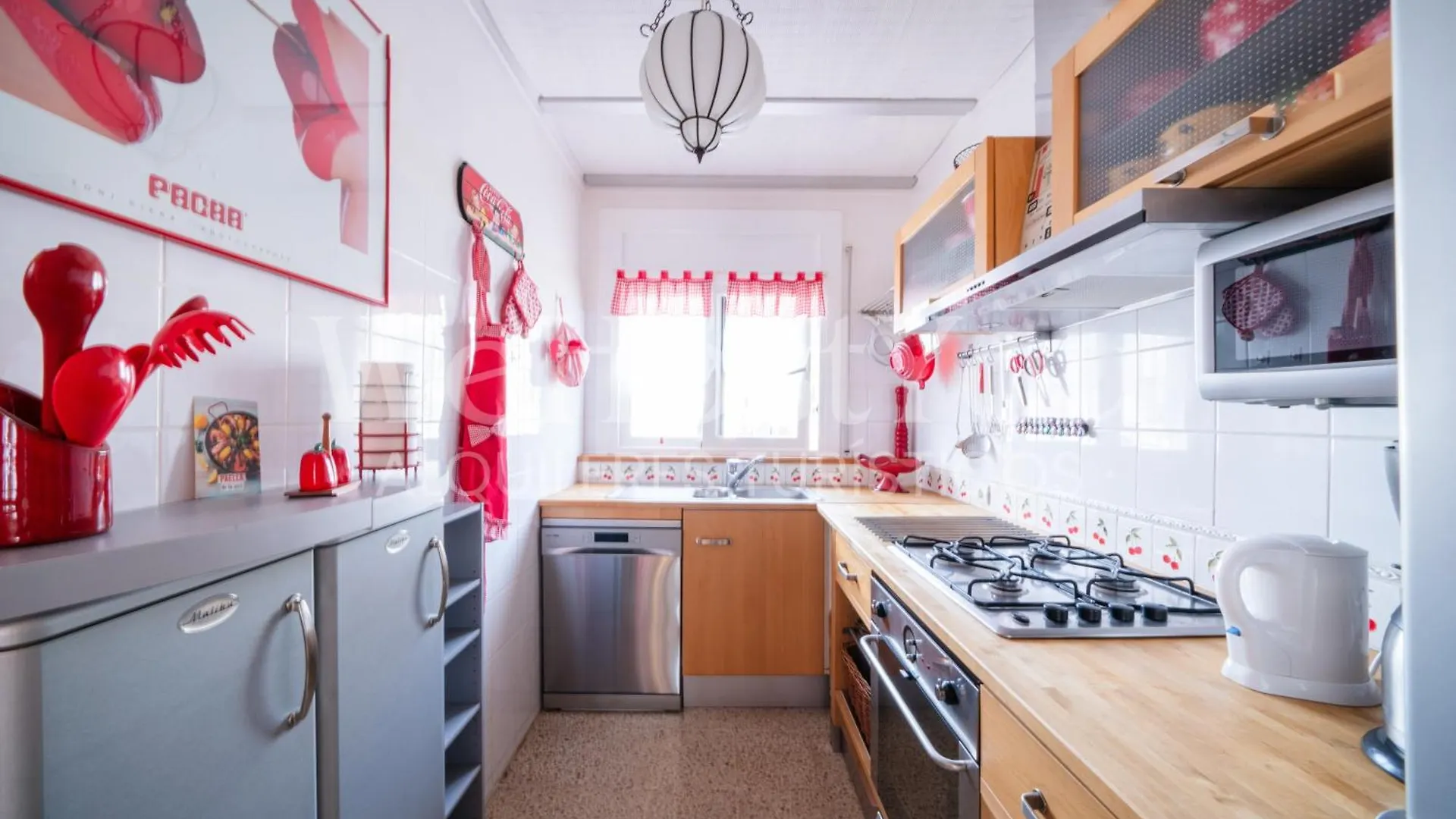 Wehostyou - Belle Maison Roses, Mas Bosca 12 location